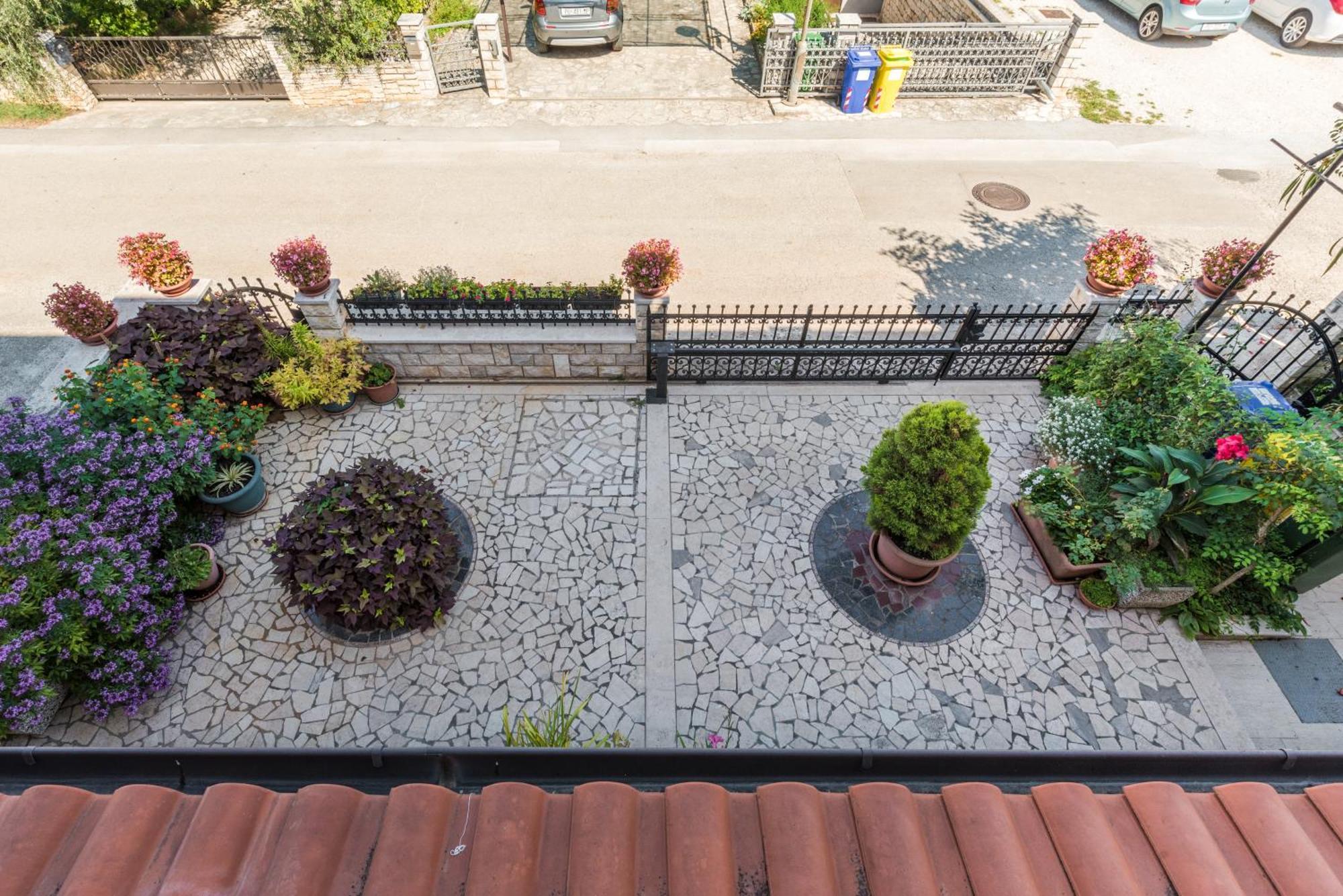 Ferienwohnung Kamelija Rovinj Exterior foto
