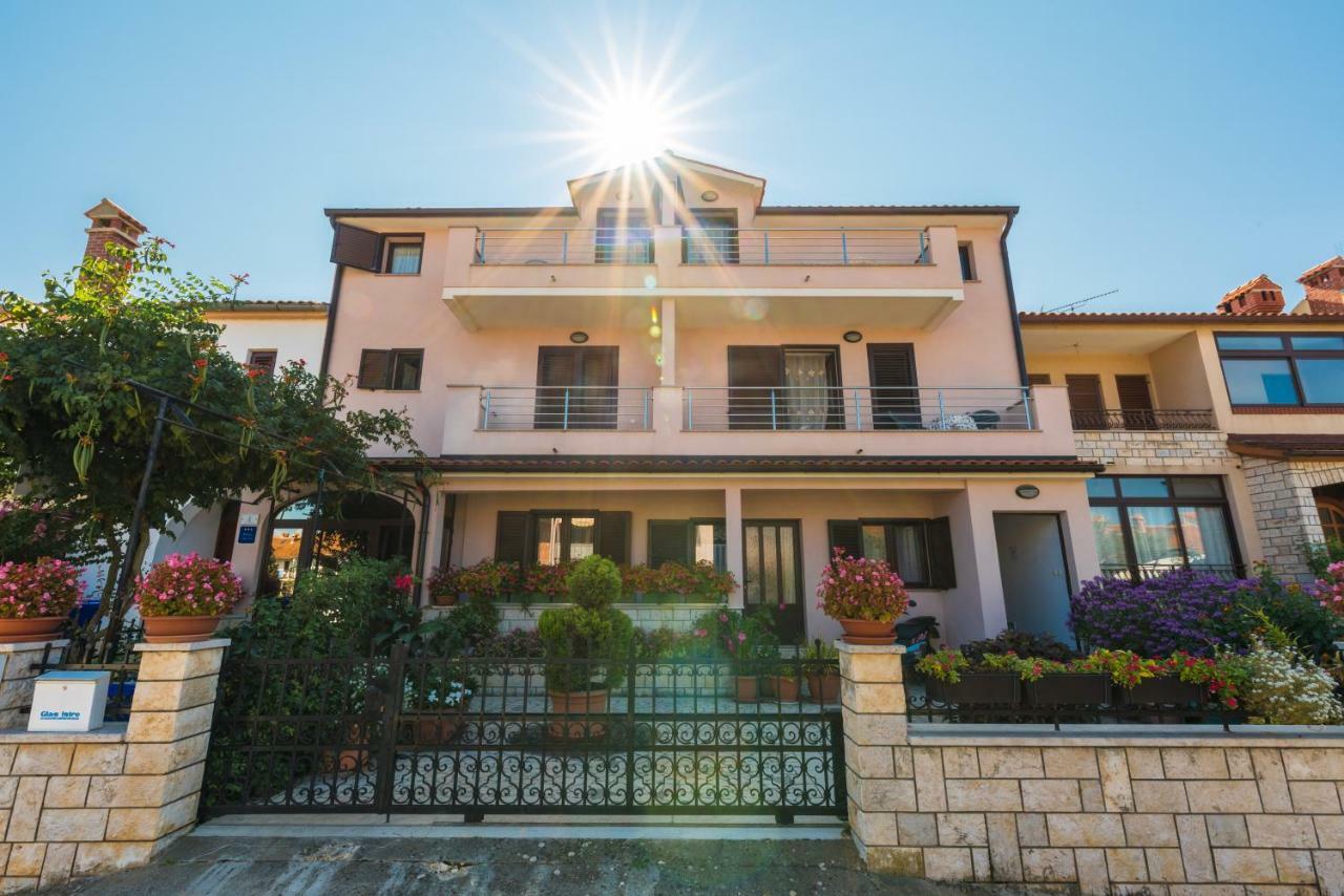 Ferienwohnung Kamelija Rovinj Exterior foto